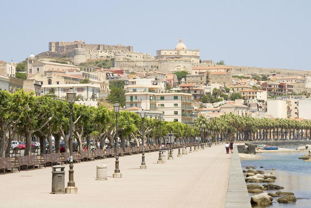 Casa Vacanza Nina Milazzo Bagian luar foto